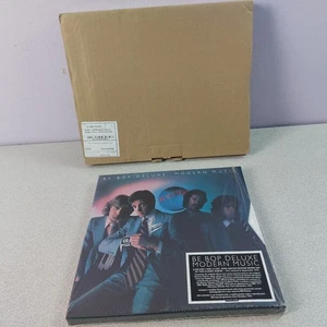 4-CD 1-DVD Boxset Be Bop Deluxe Modern Music UK Ltd 2019 UK PECLEC52698 LN LESEN - Bild 1 von 8
