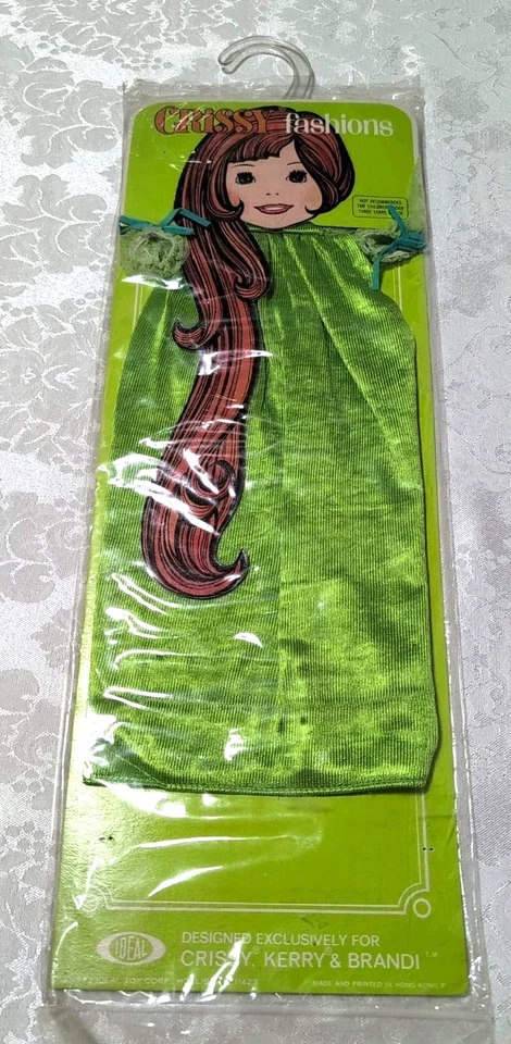 De Colección Crissy Moda Muñeca Conjunto VESTIDO VERDE Ideal Estampado en Hong Kong Foto 1 de 4