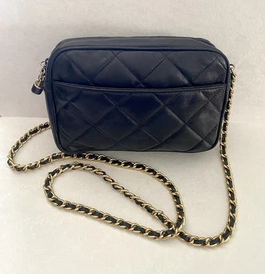 GIANI BERNINI 经典黑色绗缝皮革 80 年代单肩包金色链条带二手状况完好 — 第 1/4 张图片