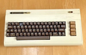 Commodore VIC-20 - TASTATUR NICHT GETESTET WIE BESEHEN TEILE REPARATUR - Bild 1 von 10