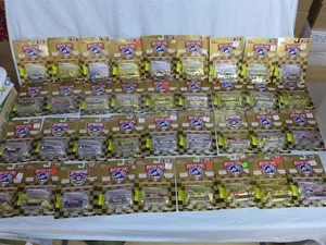 Lote de 36 Racing Champions 1:64 Oro Diecast 50 AÑOS DE NASCAR 1949-1998 NUEVO - Imagen 1 de 17