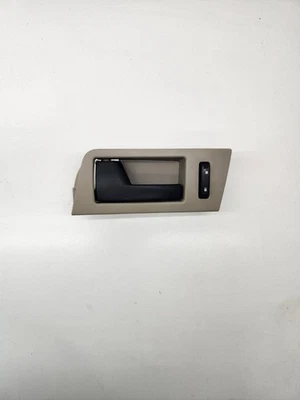 2008 - 2012 年福特 Escape SUV 4-DR 前左内门把手 8L847822601 — 第 1/4 张图片