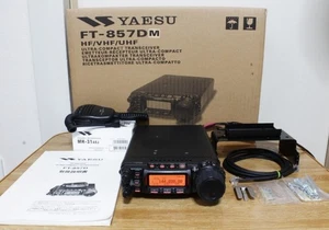 Ricetrasmettitore YAESU FT-857DM HF/50/144/430MHz ALL MODE 50W - Foto 1 di 14