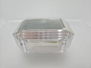 Vintage Coty Emeraude Körper Staubpuder in Plexiglas Kosmetikbox 5 Unzen mit Hauch Neu aus altem Lagerbestand - Bild 1 von 12