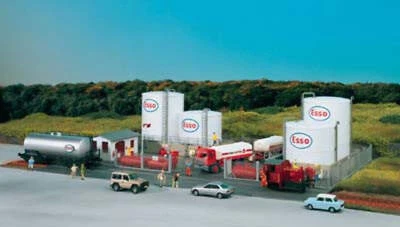 Piko 61141 HO Gauge Esso Oil Depot Complex Kit - Image 1 of 2