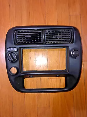 FORD EXPLORER RANGER MOUNTAINEER 1995-2003 BISEL EMBELLECEDOR TABLERO RADIO 4X4 Foto 1 de 4
