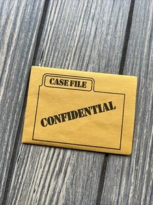 Clue Game 1992 Board Game Replacement Part Case File Yellow Manila Folder Only - Picture 1 of 2