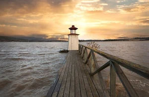 Fototapete - LEUCHTTURM HOLZBRÜCKE - (7698) - VLIES - Tapete - Ozean Himmel XXL - Bild 1 von 3