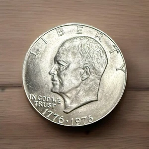 1776-1976 Eisenhower Liberty Bell Moon One Dollar US Bicentennial Coin - Picture 1 of 2