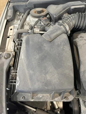 Conjunto de filtro de aire usado se adapta a: Chevrolet Impala VIN 2016 1 cuarto dígito nuevo estilo Foto 1 de 4