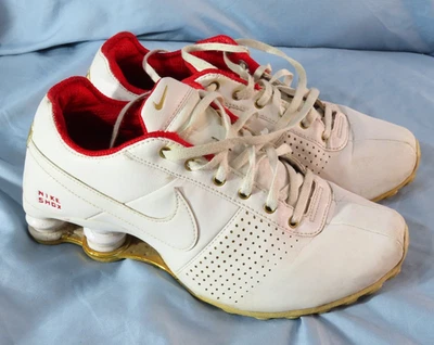 NIKE SHOX DELIVERY Blanco Universidad Rojo Metálico Dorado Talla 6.5 ¡¡DAÑOS!!️ Foto 1 de 4