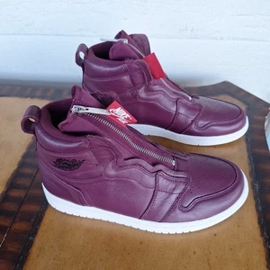 Nike Air Jordan 1 Retro hoher Reißverschluss "bordeaux" Damengröße 8,5 lila (AT0575-600) - Bild 1 von 10