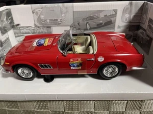 Modellino auto Hot Wheels 1:18 Ferrari 250 GT California Spider pressofuso - Foto 1 di 8
