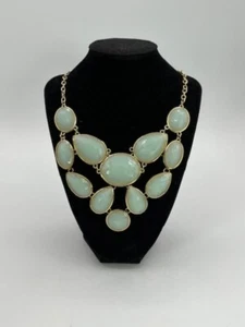 Mintgrüne Statement Halskette "GLOWS" goldfarbene Halskette - Bild 1 von 4