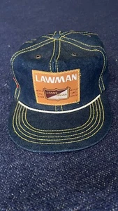De colección Wrangler Lawman Jeans Usar Clase Mundial Denim Sombrero Personalizado Rodeo Occidental - Imagen 1 de 10