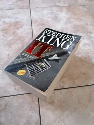 Libro It Stephen King Sperling Paperback 69 superbestseller horror 2005 - Immagine 1 di 4