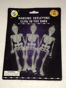 VINTAGE HALLOWEEN HÄNGENDE SKELETTE LEUCHTEN IM DUNKELN 12ER PACK SCHÄDELFORMEN - Bild 1 von 2