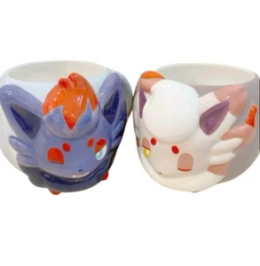 Pokemon Coppia Tazza 3D Simile Pokemon Zorua e Hisuian Zorua dal Giappone - Foto 1 di 3