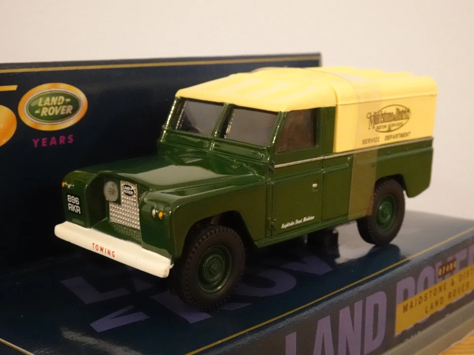 CORGI MAIDSTONE & DISTRICT BUSES LAND ROVER 4X4 CAR MODEL 07404 1:43 - Image 1 of 3
