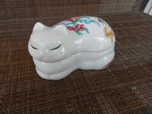 Elizabeth Arden Palais De Versailles Porzellan schlafende Katze Schmuckkästchen - Bild 1 von 4