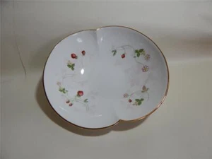 Wedgwood Wild Strawberry G2 fruit or bon bowl. First Quality Made in England - Picture 1 of 1