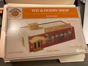 Bachmann Ho Train Toy & Hobby Shop - Great with Railroad Scenes - Picture 1 of 1