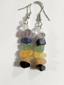 ORECCHINI 7 CHAKRA con ACCIAIO ANALLERGICO Creazione Artigianale Pezzi unici ohm - Picture 1 of 4