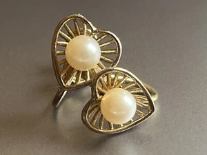 Vtg Cultured Pearl TK Sterling Silver Vermeil Earrings Screw Back Heart Shaped - Picture 1 of 5