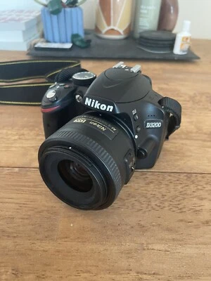 Nikon D3200 + AF-S Nikkor 35 mm + Rokinon 16/2,0 ED AS UMC CS lente F/NIKON/CHIP Foto 1 de 4