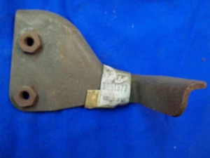 NOS ORIGINAL 1971 CHEVY VEGA EXHAUST BRACKET MOUNT MUFFLER TAILPIPE HANGER - Bild 1 von 4