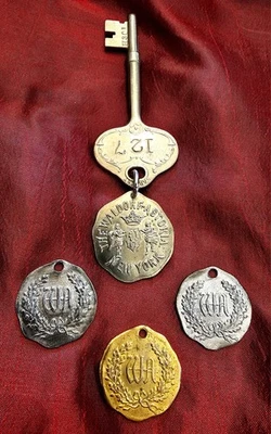 Lote de esqueleto y llavero Waldorf Astoria Hotel NYC habitación temprana Foto 1 de 4