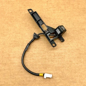 OEM 10-15 Nissan Rogue Select Backup Rearview Camera Assembly 284421VK0B - Picture 1 of 7