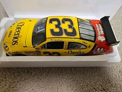 2010 Clint Bowyer 33 Cheerioes 1/24 Lionel Nascar Diecast 1/1348 - Image 1 of 4