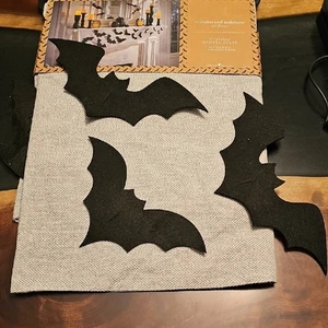 cupcakes & cashmere Halloween Bat Decor Set - Black - Picture 1 of 2
