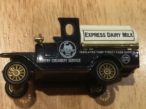 Express Dairy Milk Van by Lledo - Picture 1 of 5