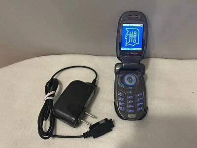 LG VX8300 Verizon Wireless Cell Flip Phone BLACK 28mb Camera Bluetooth+Cord - Image 1 of 4