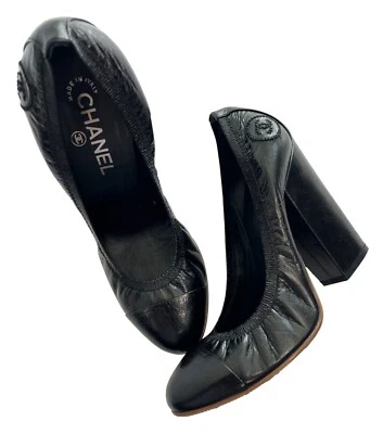 Кожаные туфли-лодочки Chanel с закрытым носком черные - Изображение 1 из 4