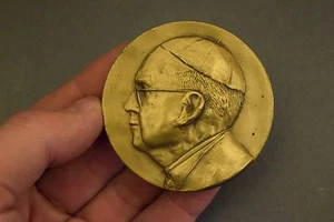 + Older Bronze Collector Coin "Terence Cardinal Cooke" Archbishop of NY +chalice - Picture 1 of 6