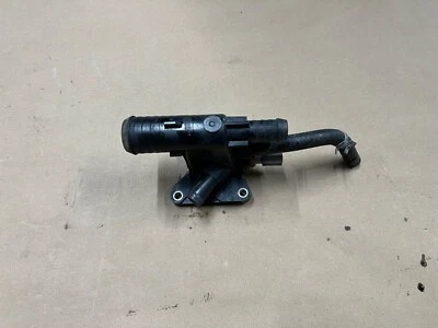 2016-2018 Ford Focus RS 2.3L Engine Water Outlet Housing - OEM — 第 1/4 张图片