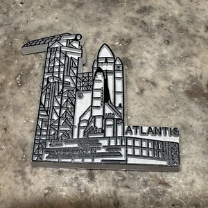 Space Shuttle Magnet Atlantis Vintage Flat Black White Souvenir - Picture 1 of 3