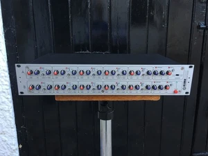 KLARK TEKNIK DN410 DN 410 DUAL CHANNEL 5 BAND PARAMETRIC EQUALISER - SERVICED - Picture 1 of 22