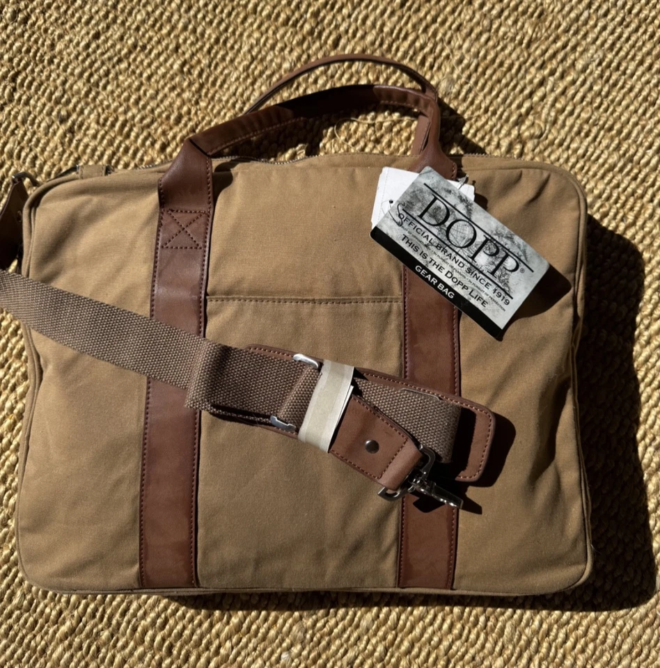 Dopp, Nuevo con etiqueta Maletín de Lona y Cuero Envejecido, Bolso para Computadora Tostado $65 Foto 1 de 4