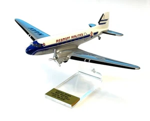  Piedmont Airlines DC-3 scale model propeller airplane - Picture 1 of 7