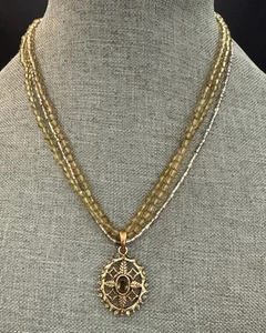 HALSKETTE 3 Stränge glänzend klar limettengrün Perlen mit ovalem Anhänger mit Strass - Bild 1 von 5
