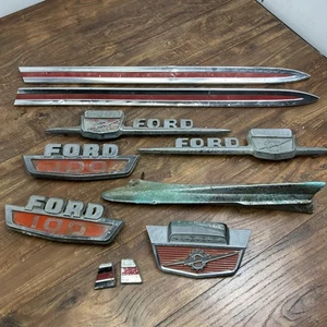 Lote de Camioneta Ford F-600 y 100 Capó Emblema Lateral F100 De Colección + Piezas Varios Incluidas - Imagen 1 de 24