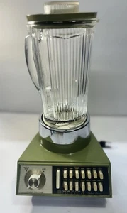 Vintage Waring Solid State Futura Blender 950 Avocado Green Model 11-160 Tested - Picture 1 of 8