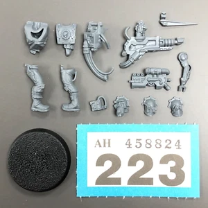 TECH-THRALL #3 ADSECULARIS TECH-THRALLS COVENANT MECHANICUM HORUS HERESY 40K - Foto 1 di 1