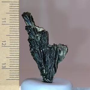 Epidote crystal cluster fan shaped spray natural mineral specimen 21.5ct - Foto 1 di 8