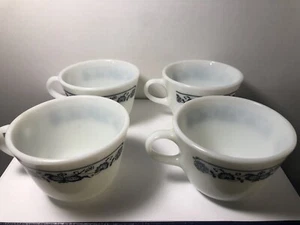 RARE VINTAGE PYREX #32 Mugs /Cups Lot 4 - Picture 1 of 6
