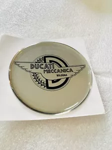 Ducati Autoadhesivo 62mm Calidad Resina Cúpula Elevada Insignia L07 - Imagen 1 de 1